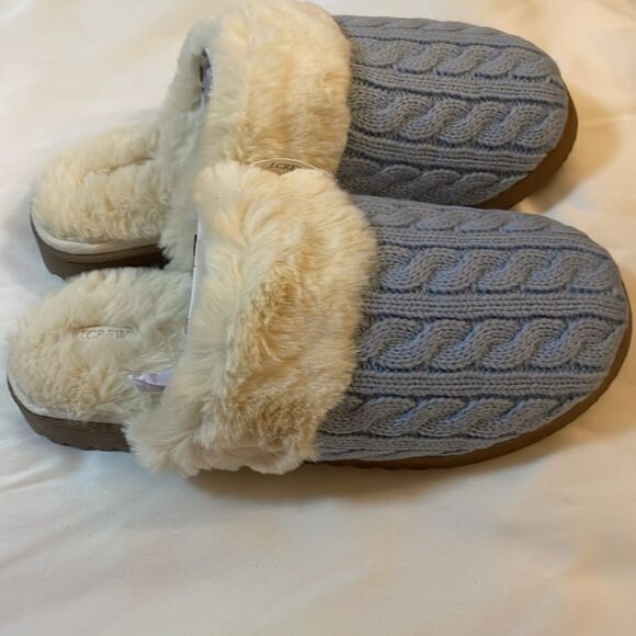 J. CREW Cozy Blue Cable Knit Slippers with Faux Fur - Picture 5 of 7